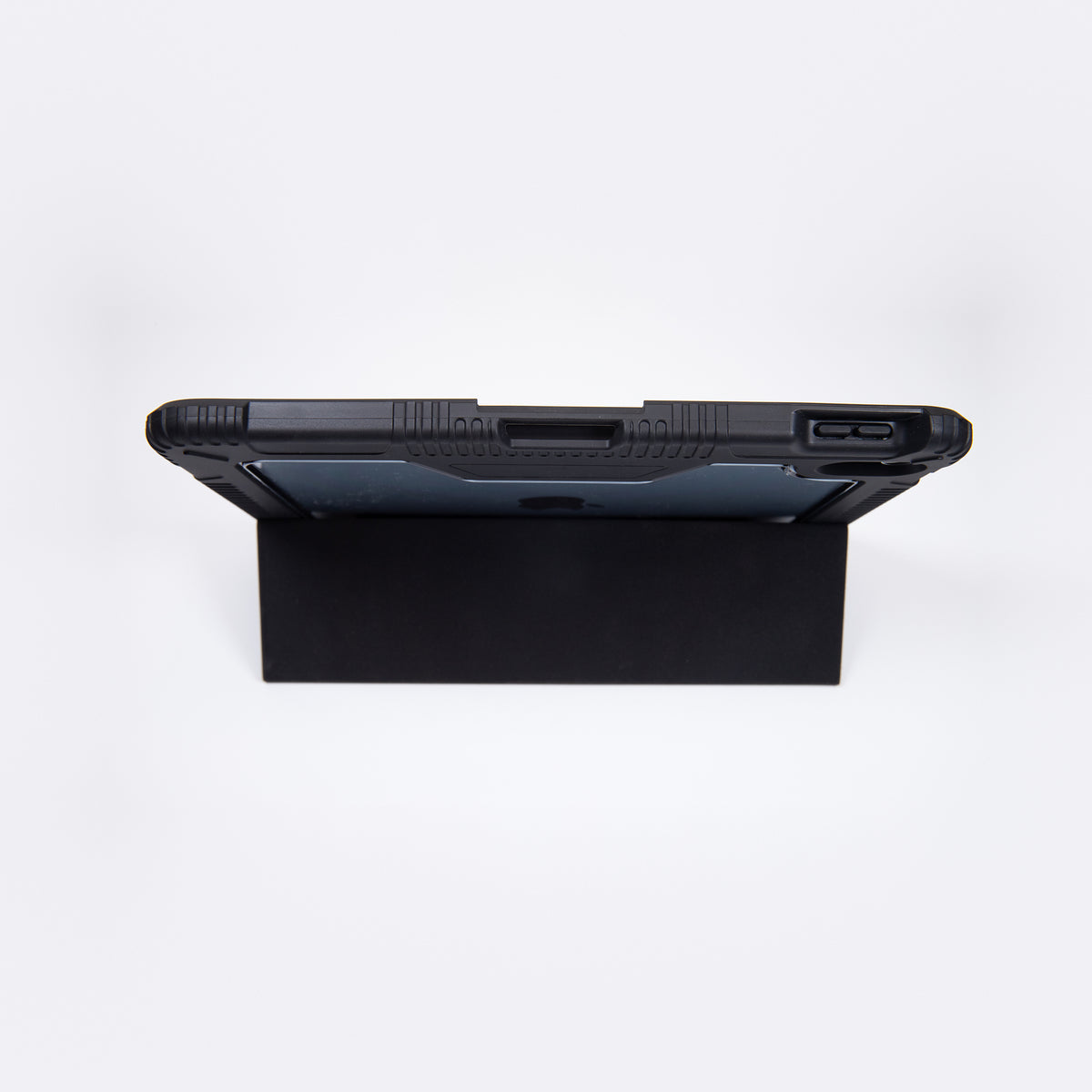 TEKNE Shockproof vegan leather case with stand function for New iPad 11" -Black
