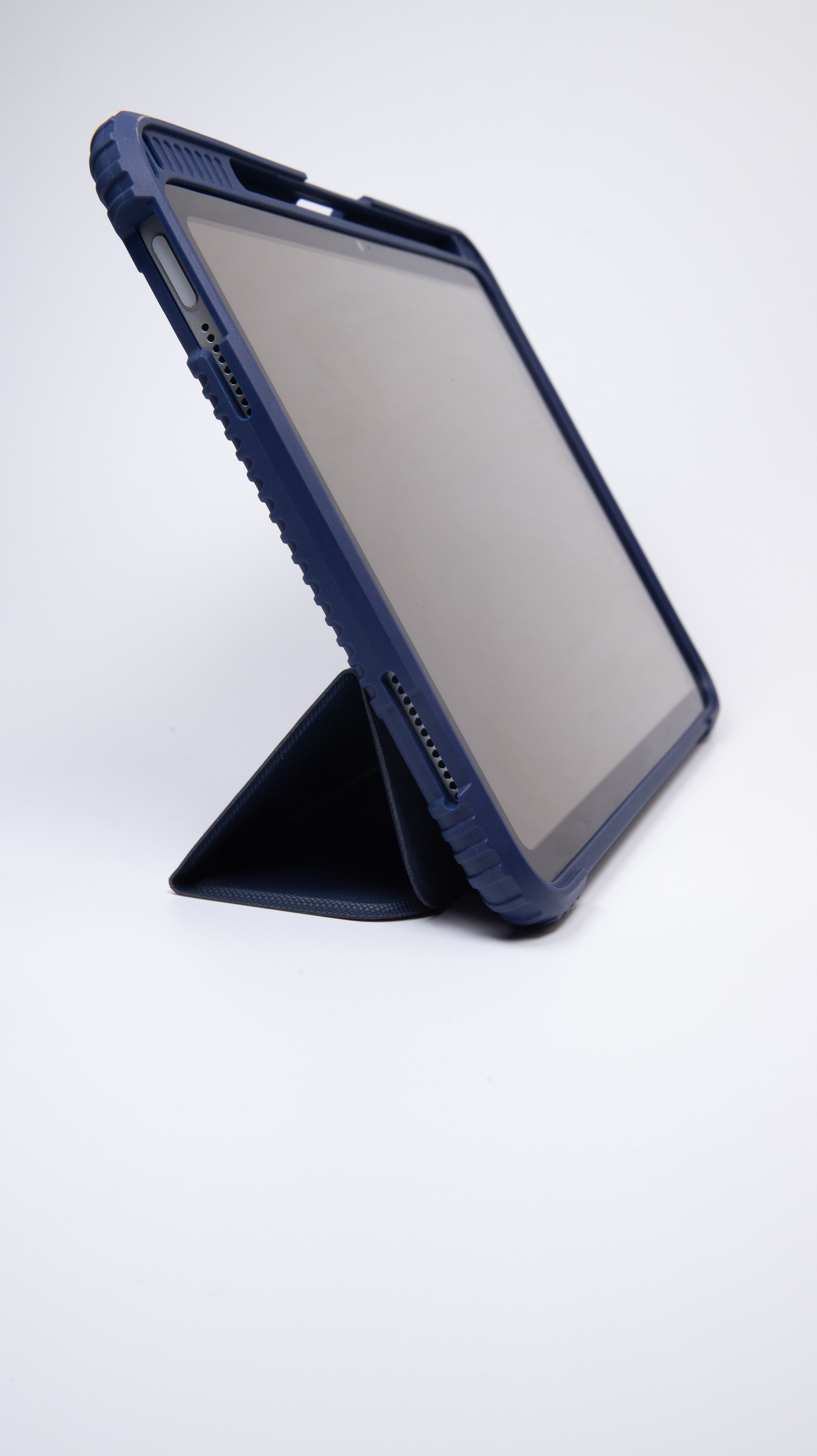 TEKNE Shockproof vegan leather case with stand function for New iPad 11" -Blue