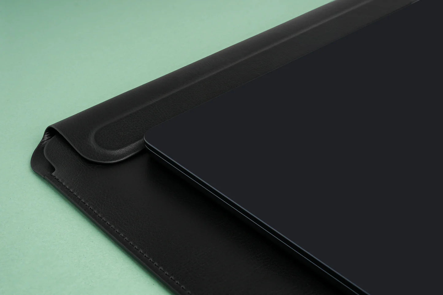 TEKNE Vegan Leather Cover for Macbook-13" and iPad-Black