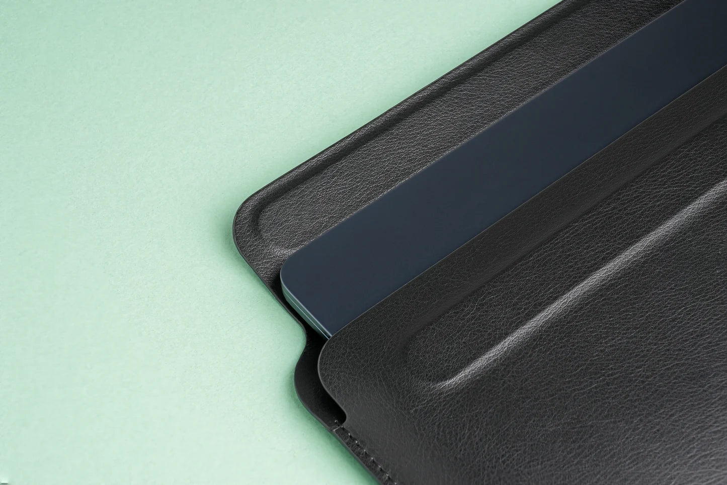 TEKNE Vegan Leather Cover for Macbook-15/16"-Black