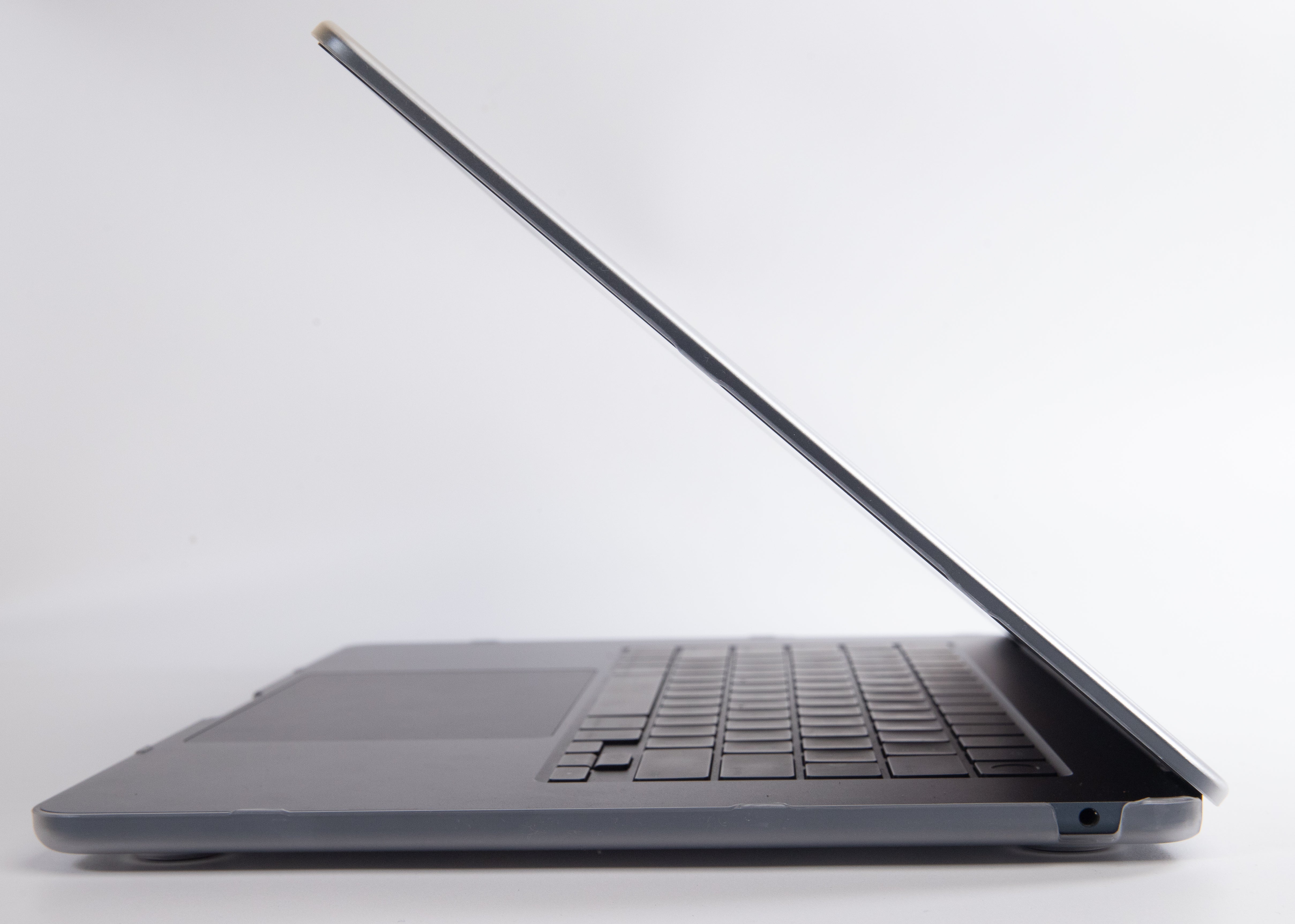 Tekne Shell Case for Macbook Air 16" Matte Clear