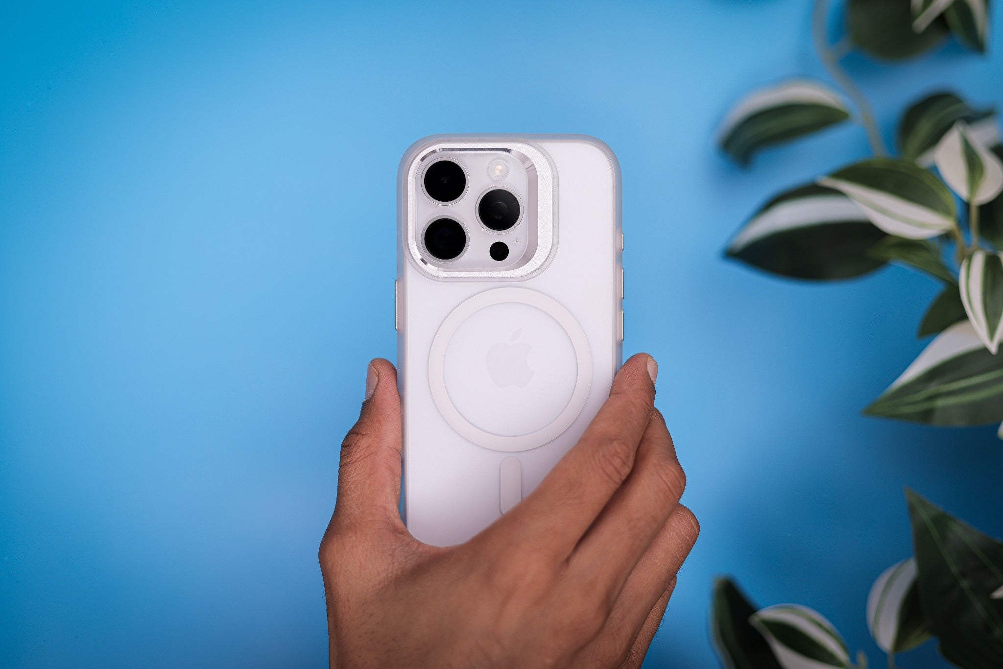 Tekne CRYSTAL Case with Metal Camera Stand for iPhone 16 Pro-White